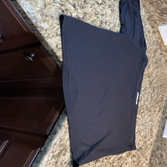 Cooper and Ella off the shoulder shirt size large - Picture 4 of 5